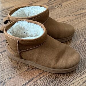 Ugg style chestnut color ankle booties sz 38 or 7.5